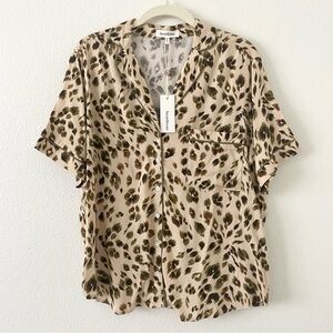 NWT Heartloom Printed Women Button Down Blouse Size M
